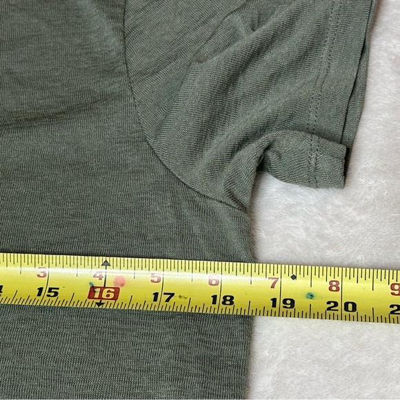 Athleta t-shirt - Picture 4 of 5